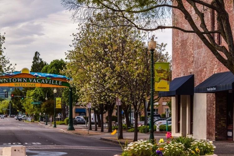 Downtown Vacaville sign